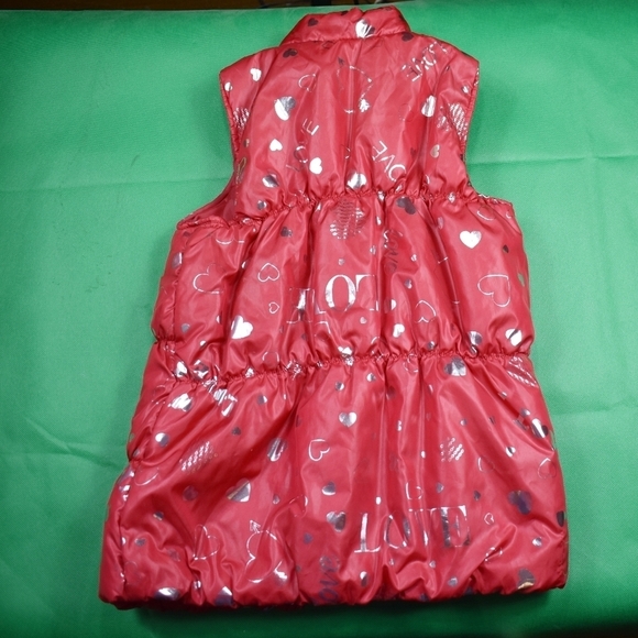 Girl's Red Faded Glory Valentine's Puffer Vest (M) - Picture 2 of 4